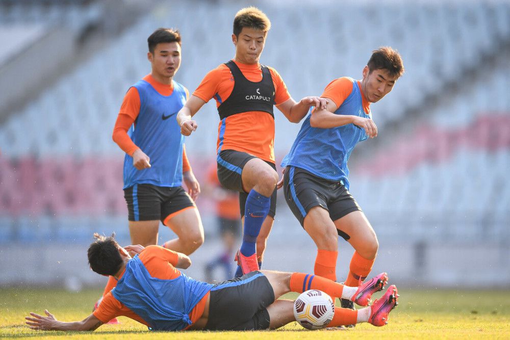 阿森纳6-0朗斯锁头名 哈弗茨连场破门若鸟点射前场5人齐开花欧冠小组赛B组第5轮，阿森纳主场迎战朗斯。